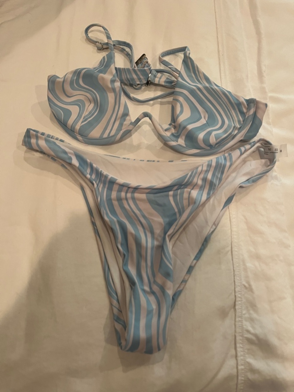 Women’s Blue & White Wave Print Underwire Bikini